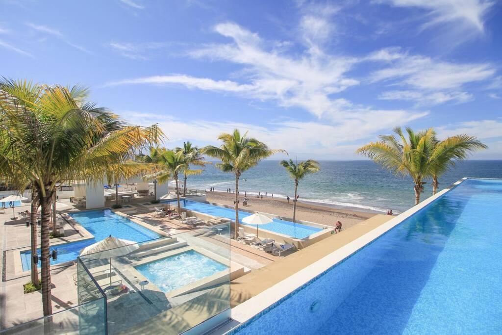 Harbor 7010 By Moikkarentals Beachfront 600Mb Wifi Puerto Vallarta Exterior photo