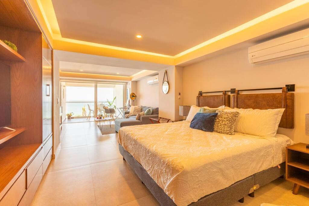 Harbor 7010 By Moikkarentals Beachfront 600Mb Wifi Puerto Vallarta Exterior photo